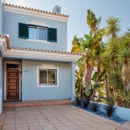 Lobo Palm Village